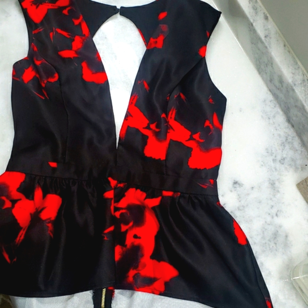 Windsor - Women's Elegant Open Back Peplum Top - Red & Black Floral